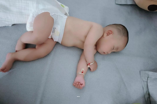 章丘宝宝突然很多眼屎